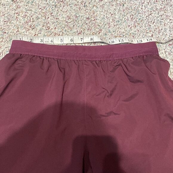 Nike Dri Fit Shorts Maroon Burgundy Womens Size S/M - Picture 3 of 5